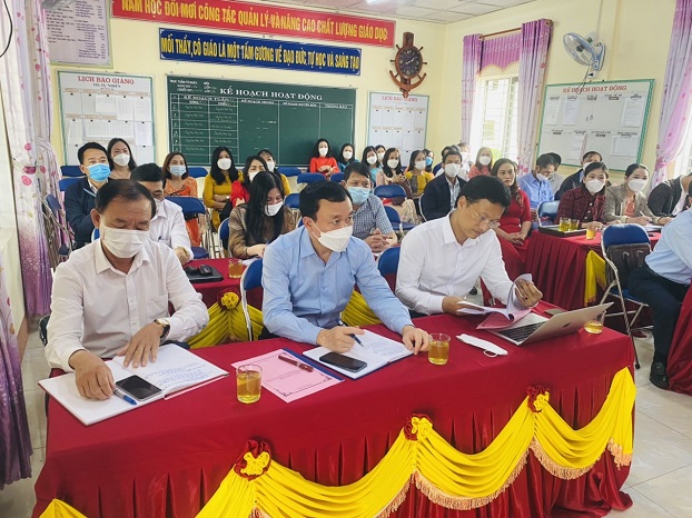 Đảng ủy xã Kỳ Ninh "Nâng cao chất lượng tuyển sinh vào trường Trung học phổ thông" tại chi bộ trường THCS Kỳ Ninh